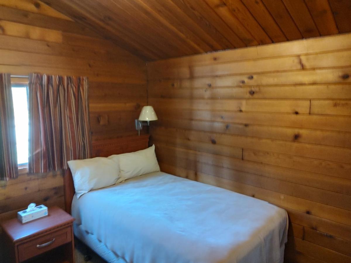 Lac Le Jeune Nature Resort Logan Lake Eksteriør bilde